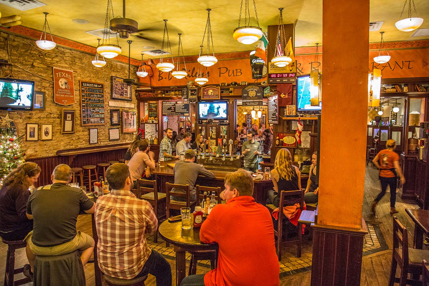 BD Riley's on 6th Street - One of Austin's best Irish Pubs. Photo: Will Taylor - LostinAustin.org