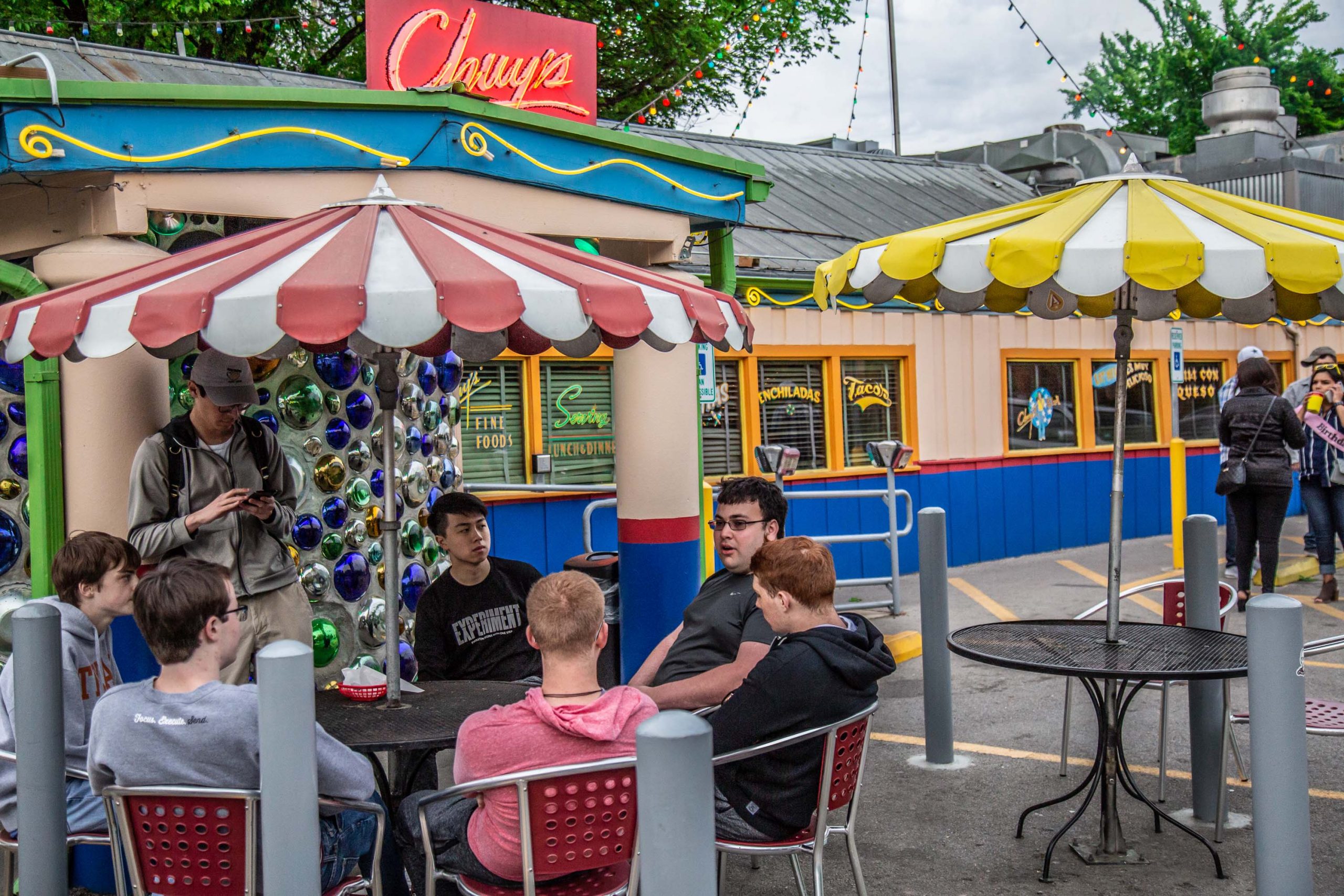Dining al fresco out front at Chuy's on Barton Springs. Photo: Will Taylor - LostinAustin.org